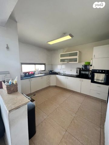 דירת גן, חולון