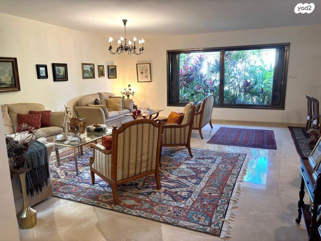 בית פרטי/ קוטג', קרית יערים, רמת השרון