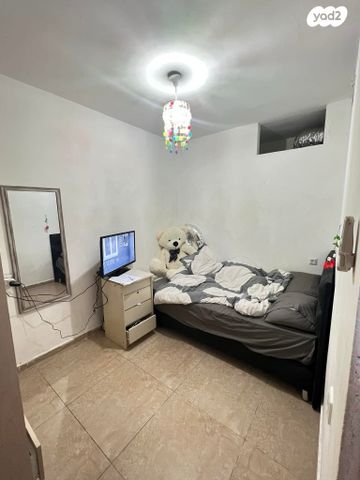 דירת גן, חולון