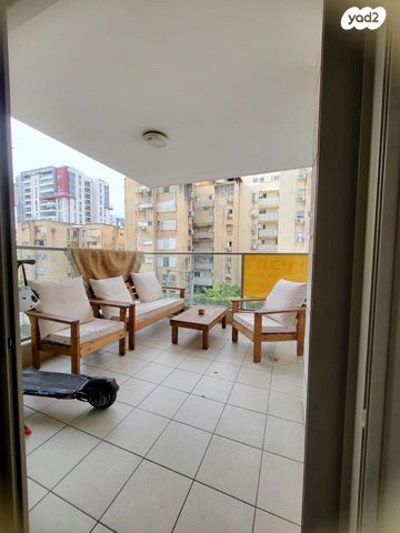 דירה, אשכנזי, יהוד מונוסון