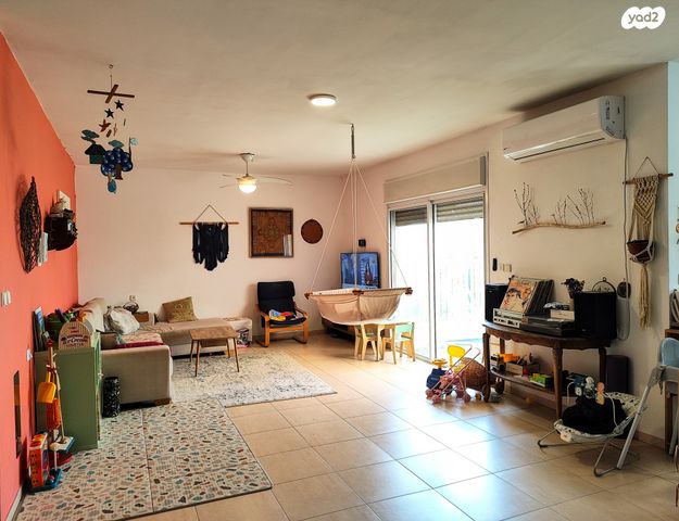 דירה, שלדג, צוותא ב, אלפי מנשה