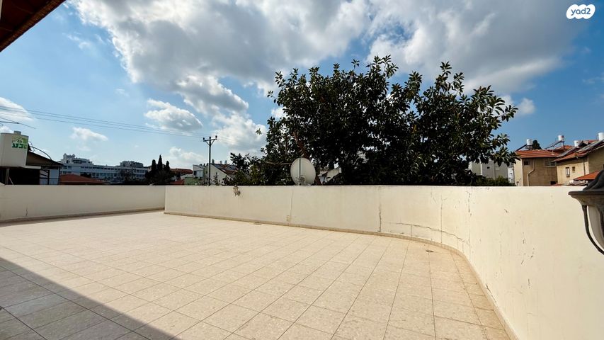 דו משפחתי, רחובות