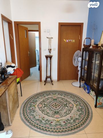 דירה, שלדג, צוותא ב, אלפי מנשה