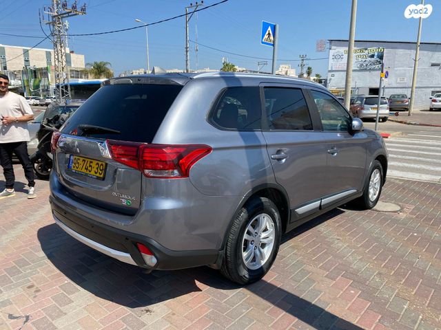 מיצובישי אאוטלנדר