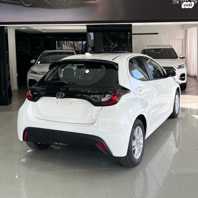 טויוטה יאריס