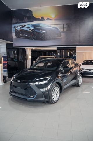 מודעת רכב טויוטה C-HR