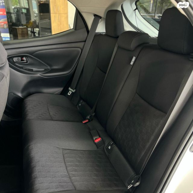 טויוטה יאריס