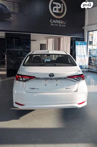 טויוטה קורולה