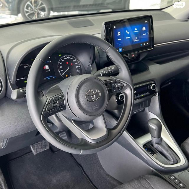 טויוטה יאריס