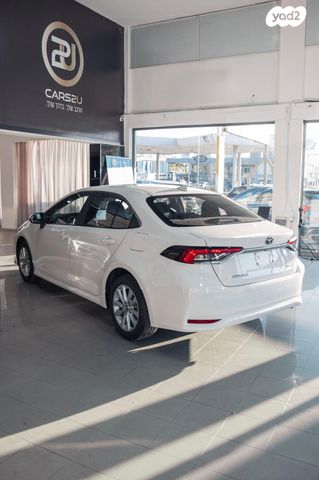 טויוטה קורולה