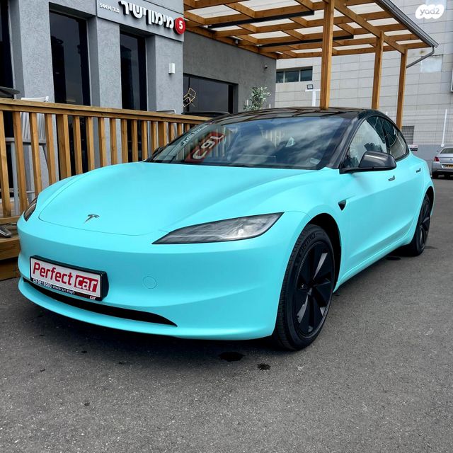 מודעת רכב טסלה מודל 3