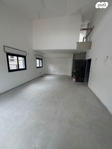 גג/ פנטהאוז, נעמי שמר, גבעת זמר, חיפה