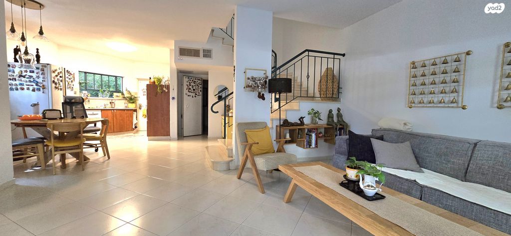 בית פרטי/ קוטג', משעול היהלום, בן גוריון, חולון