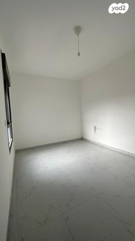 גג/ פנטהאוז, טופז, אבני חן, חריש