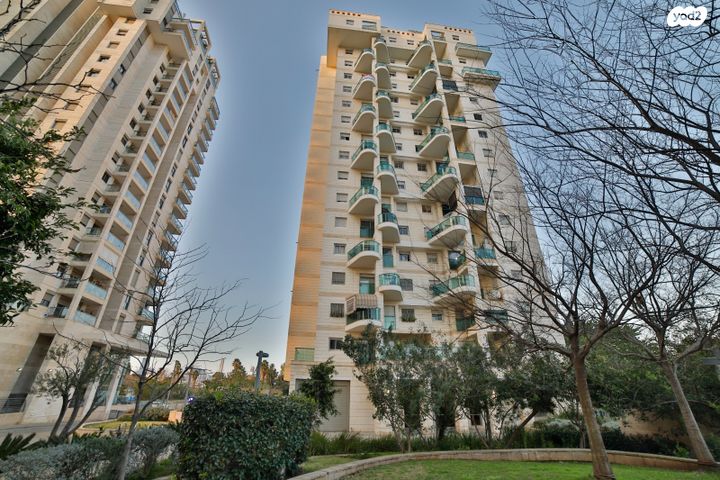 גג/ פנטהאוז, פרופסור ישעיהו ליבוביץ 22, עזרא, הארגזים, תל אביב יפו