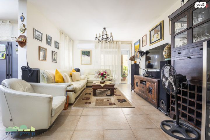 דירת גן, סול ליפצין, חומת שמואל, הר חומה, ירושלים