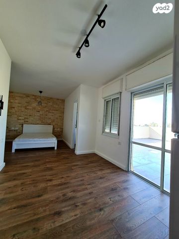 דופלקס, חטיבת הנח"ל 5, חדרה