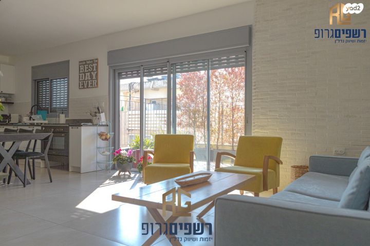 גג/ פנטהאוז, פועלים ד, כפר סבא