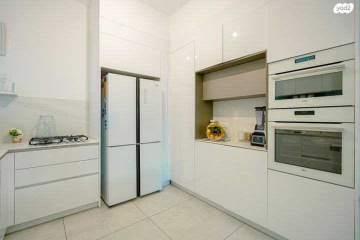 דירת גן, לוטם, הפרחים, חריש