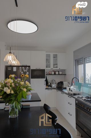 גג/ פנטהאוז, פועלים ד, כפר סבא