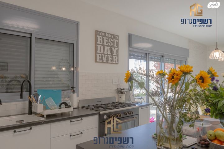 גג/ פנטהאוז, פועלים ד, כפר סבא