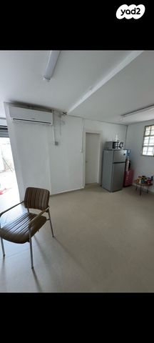 מבני תעשיה, בת ים