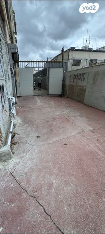 מבני תעשיה, בת ים