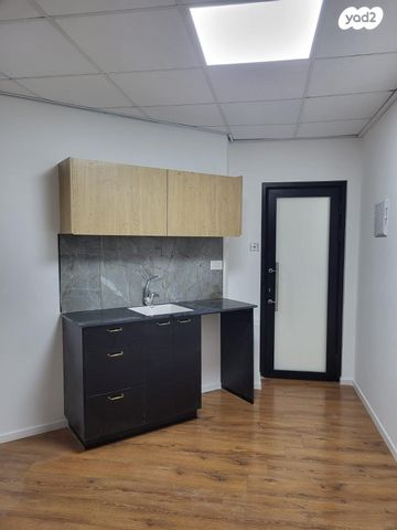 משרדים, דרך מנחם בגין, תל אביב יפו