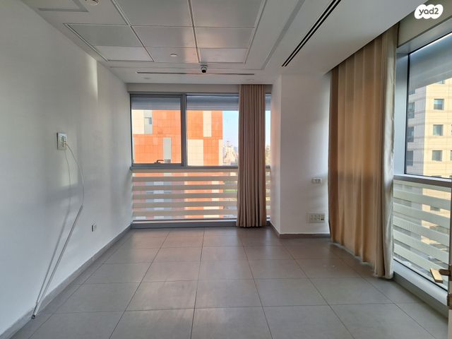 קליניקות, הברזל, עתידים, אזור התעסוקה רמת החייל, תל אביב יפו