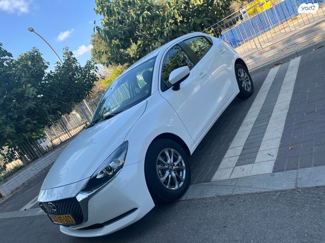 מודעת רכב מאזדה 2