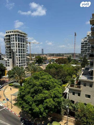 הפרחים 2