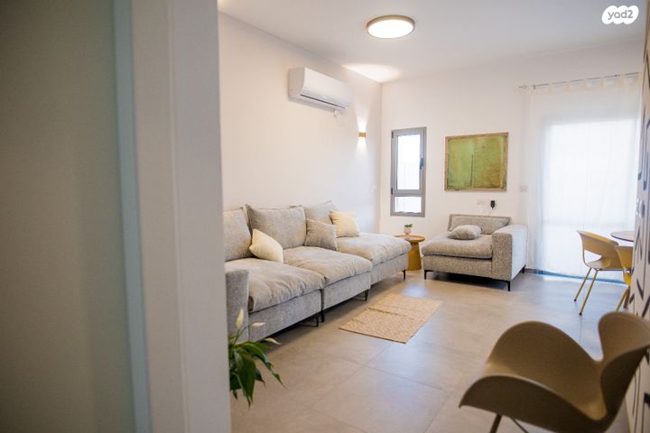 דו משפחתי, לשם 25, רובע 10 חן, קצרין