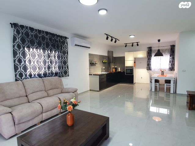 חורשת האקליפטוס 96