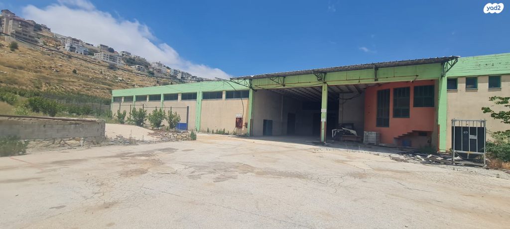 מבני תעשיה, מג'דל שמס