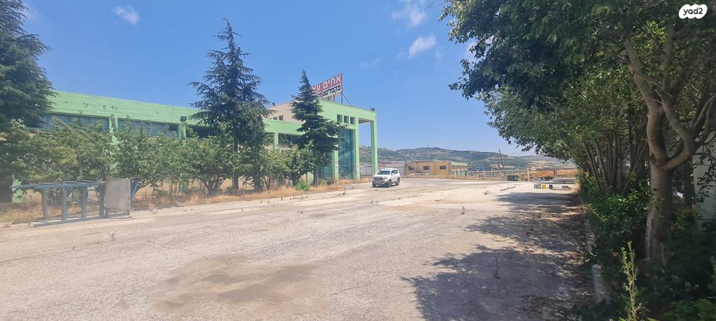 מבני תעשיה, מג'דל שמס