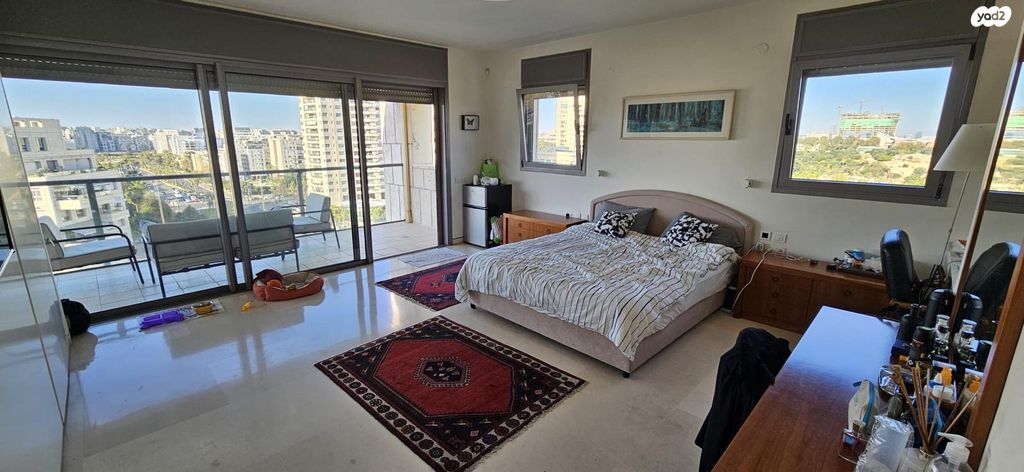 דופלקס, מאיר יערי, כוכב הצפון, תל אביב יפו