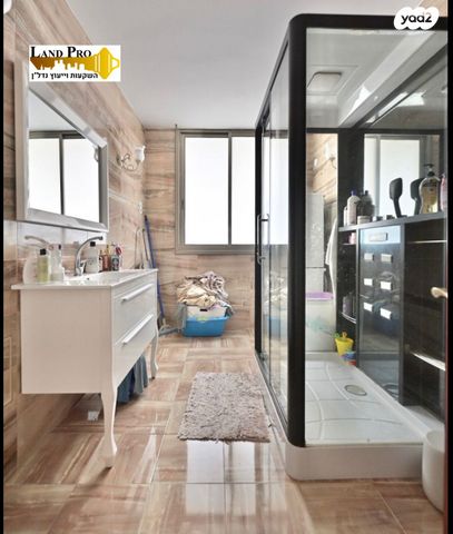 דירה, צבי הירשפלד, רמז, מערב ותיק, ראשון לציון