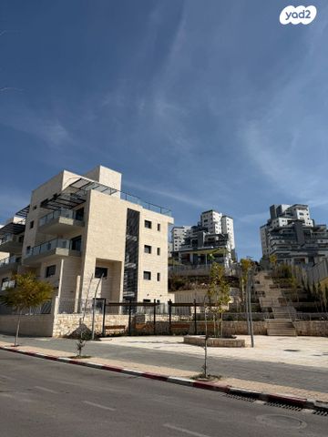 גג/ פנטהאוז, יער בן שמן, נופים, מודיעין מכבים רעות