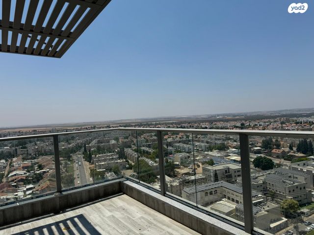 גג/ פנטהאוז, רבי דוד דנינו, הפרחים, קרית גת