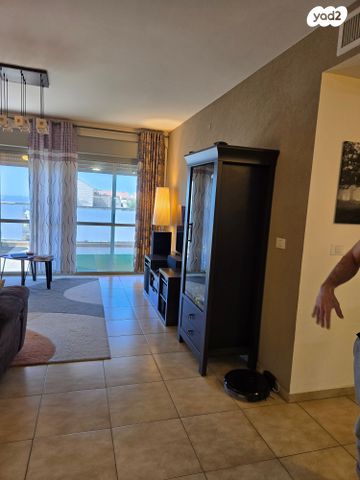 דירה, גבעת טל, אלפי מנשה