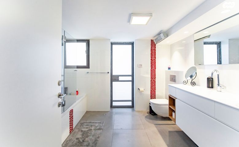 גג/ פנטהאוז, הוד השרון