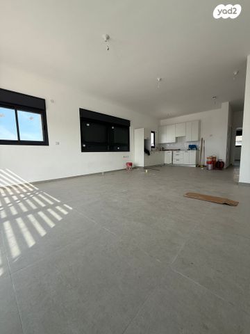 גג/ פנטהאוז, יער בן שמן, נופים, מודיעין מכבים רעות