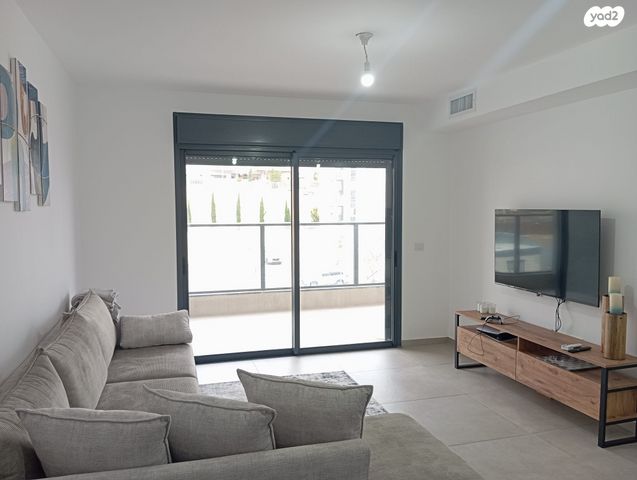 דירה, לוטם, הפרחים, חריש