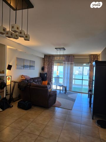 דירה, גבעת טל, אלפי מנשה