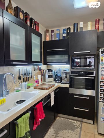 דירה, גבעת טל, אלפי מנשה