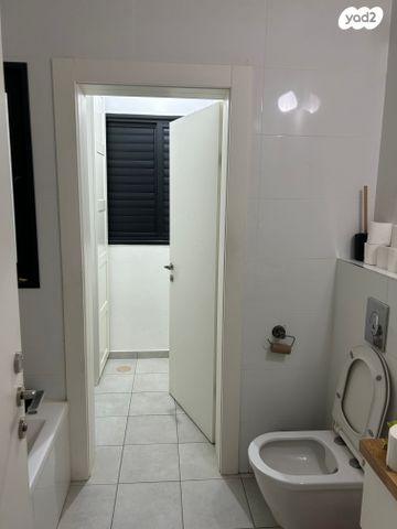 דירה, הרימון 61, הפרחים, קרית גת