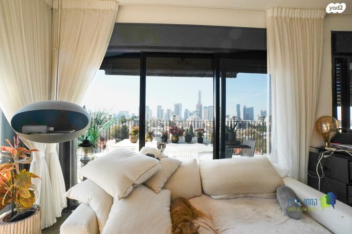 גג/ פנטהאוז, שדה בוקר, ארלוזורוב, גבעתיים