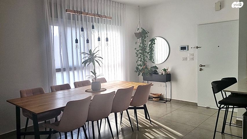 דירה, הרצליה