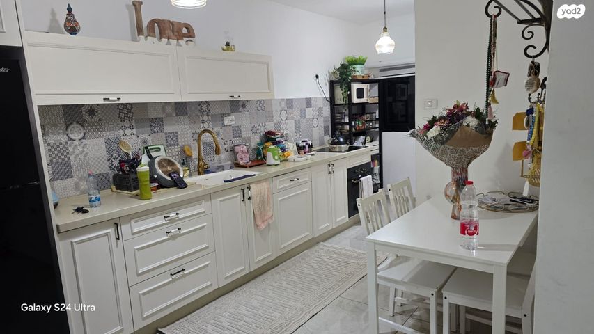 דירה, יחזקאל 12, רמלה