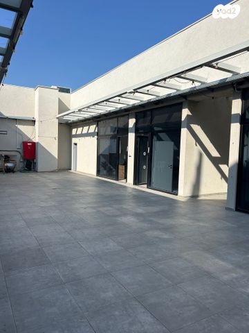 משרדים, חרמון, שילת, שילת